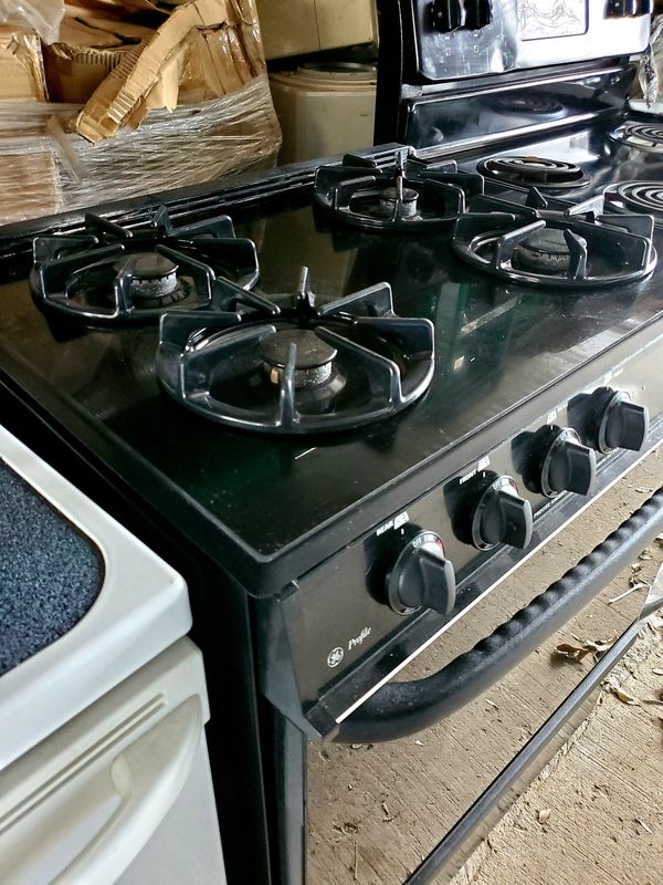 GE BLACK GAS STOVE for Sale in Houston, TX OfferUp