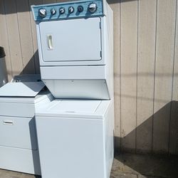 Lavadora y Secadora de gas marca Whirlpool