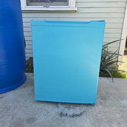 Mini Fridge 