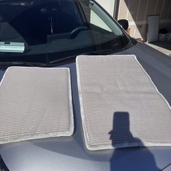 2 bath mats