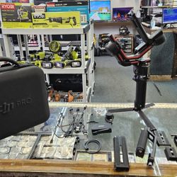 DJI Ronin RS 3 Pro Combo 3-Axis Gimbal Stabilizer EXCELLENT!!!