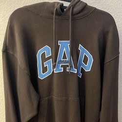 Gap Sweater