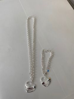 Guess necklace and bracelet set
