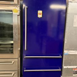 Viking Professional 7 Series 20 Cu. Ft. Fully Integrated Bottom Freezer Refrigerator Cobalt Blue