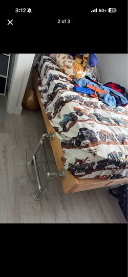 Twin size floating bed frame
