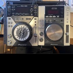 Pioneer CDJ 200 & CDJ 400