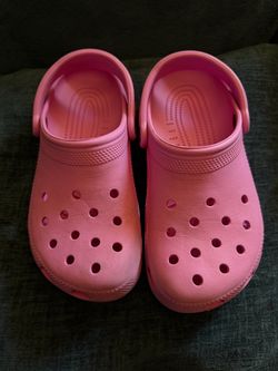 $15 Crocs Classic Clogs Pinksize J-5