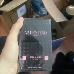 Valentino Born In Roma Intense 