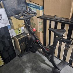 Pelenton Bike Like New