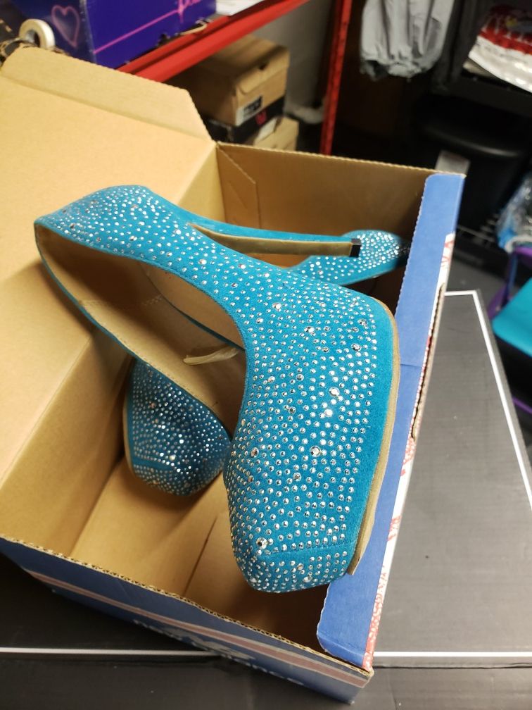 Size 7 Silver blue heels