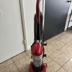 Dirt Devil Endura Express bagless upright vacuum