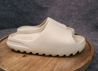 Adidas Yeezy Slide “Bone” Size 13