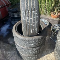Selling a set of 225/40r19 used run flat tires
