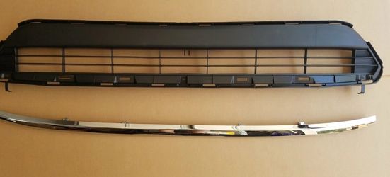 2PC Set 2011-2013 Toyota Highlander Front Bumper Lower Grille & Chrome Molding
