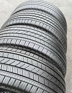 235/55r19 Michelin tires con 80% de Vida las 4