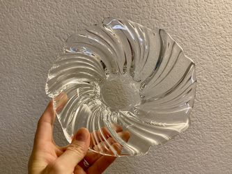 Mikasa Belle Epoque Clear Crystal Glass Wave Swirl Bowl 8" centerpiece dish