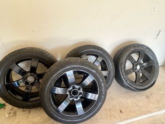 Set of 4 Black 6-Spoke Wheels with Tires