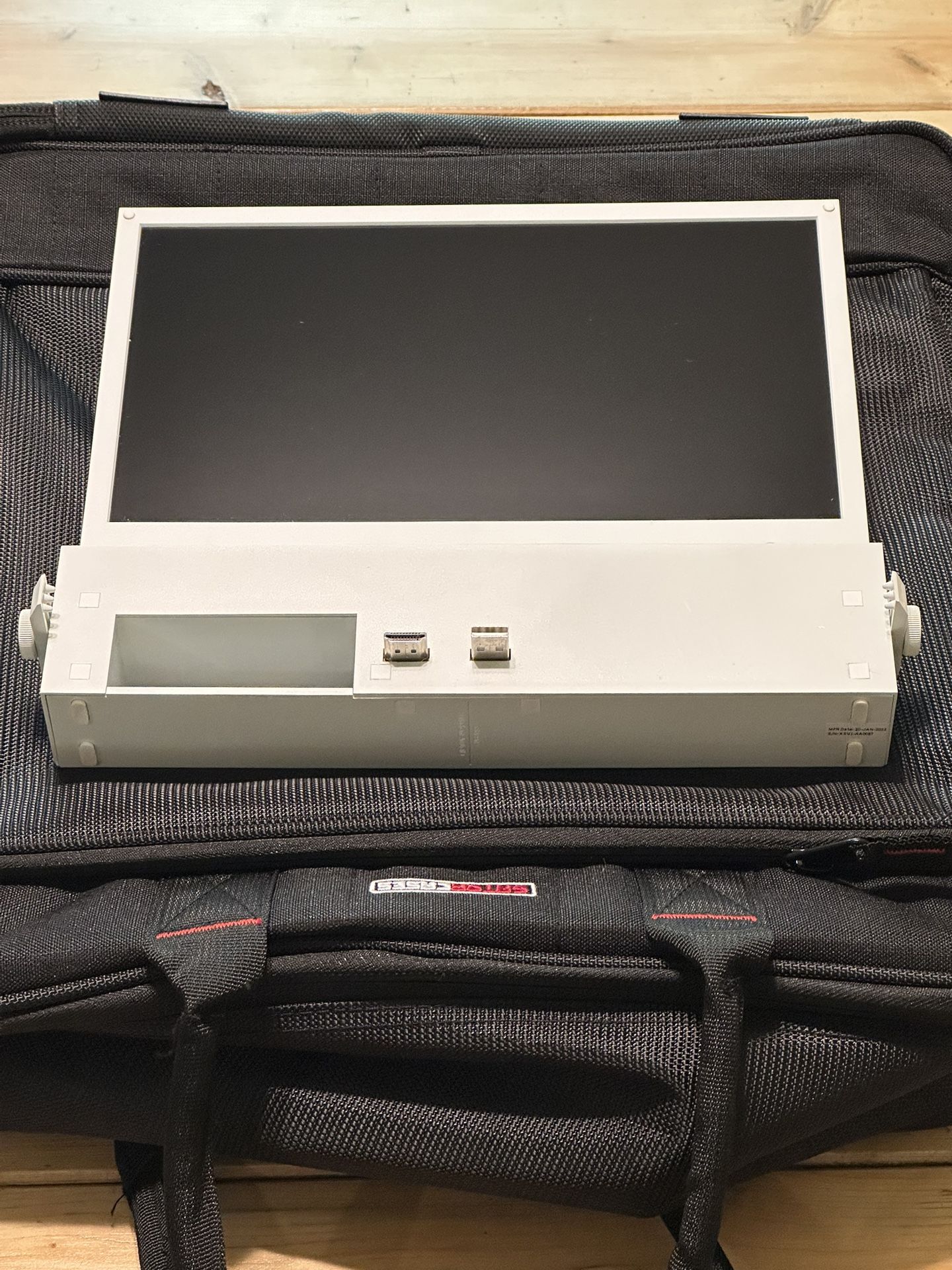 * G-Story 11.6 Xbox Series S Portable Monitor 1080P FHD 60Hz IPS Portable Gaming * Like New, No Scratches , Clean Screen , Works Perfect 