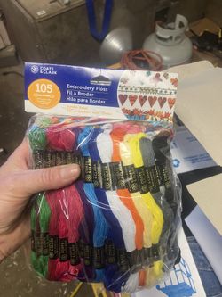 Multi color embroidery floss package