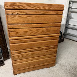 Dresser oak 5 drawers