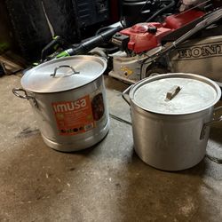 Two Big Pots 32 quarts and 25 quarts