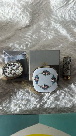 Makeup compact