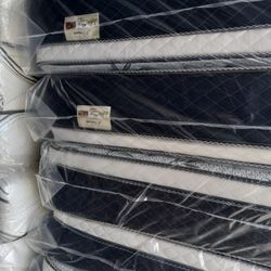 ✨️Mattress✨️
🔹️Pillow top
🔹️All sizes available
🔸️12" inches tall
🟢Queen $199
🔵Full $180
🟣Twin $150
🟡King $330
🟠Cal King $330
🔴Same day deliv