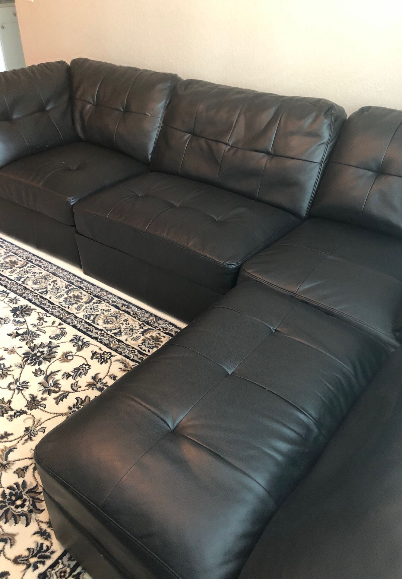 Sectional/sofa/couch leather