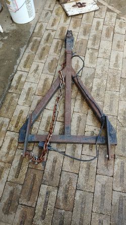 Tow hitch to pull cars