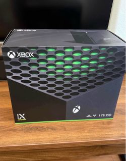XBOX Series X 1T w/ 2 controllers