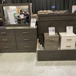 Queen Bedroom Sets Choice Of Color $999