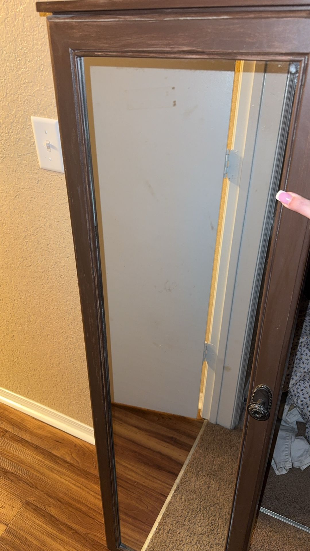Hanging Jewelry Holding Mirror