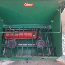 Vintage Coleman 413E Camping Stove 