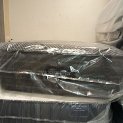 💥💥💥 $899 California King Split Beautyrest L-class Firm Mattress Available $899 💥💥💥