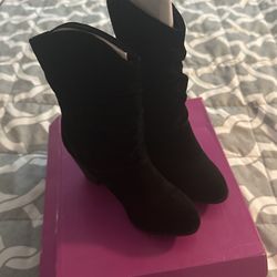 Black Boots 