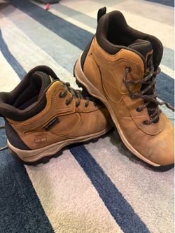 Boys timberland waterproof boots 2.5