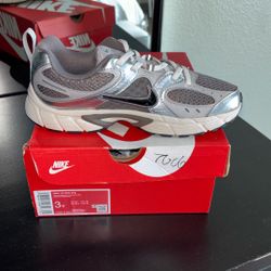 Nike V5 RNR YOUTH SIZE 3 