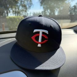 Men’s Twins Fitted Hat
