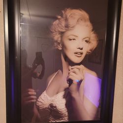 Marilyn Monroe photo on Board & Framed - old-school art style LARGE Portrait

