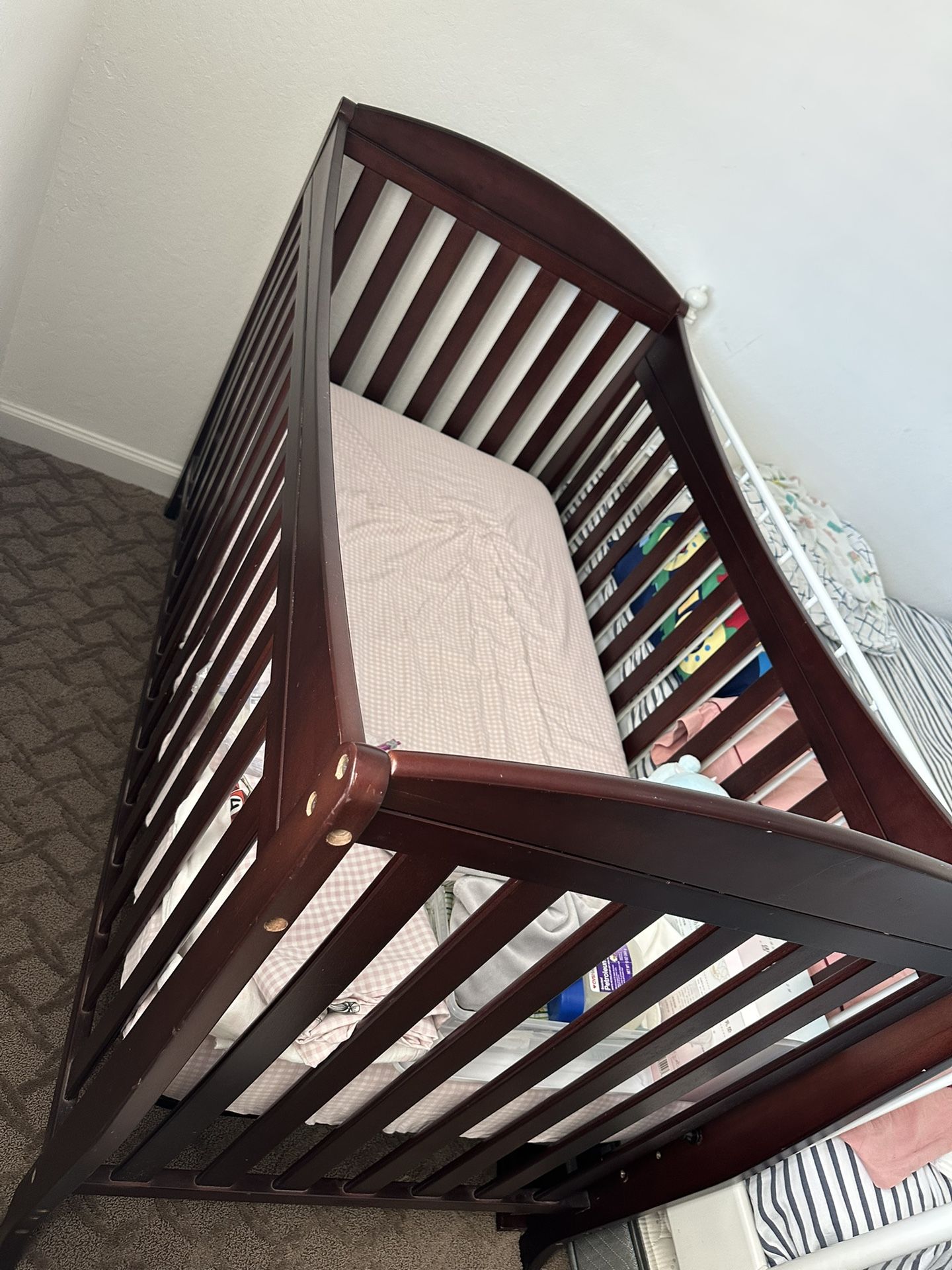Crib with a Lot New Free Mattress Sheet And Protector