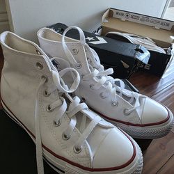 Converse women size 7 men size 5