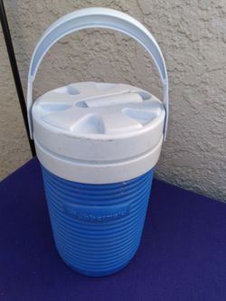 Rubbermaid ½ Gallon Personal Water Jug