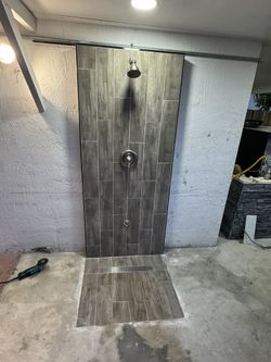 Luxury Outdoor Pool Shower – Modern Tile Design