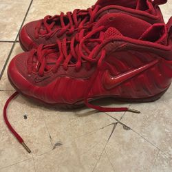 nike foamposite  size 10 