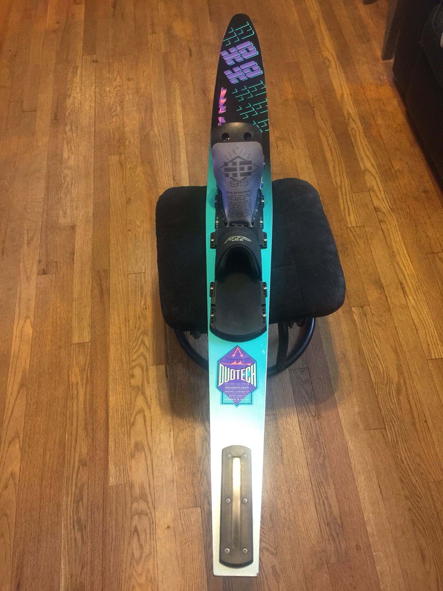 HO Esprit 8.5 DuoTech 63 Slolom Water Ski with bag