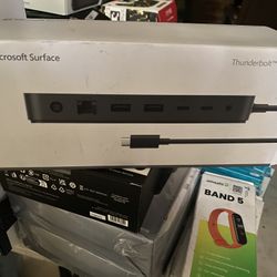 Microsoft - Surface Thunderbolt 4 Dock 