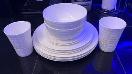Dinnerware Set – White, 13 Pieces