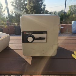 Sentry 1250 Safe