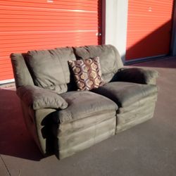 Ashley Reclining Loveseat 