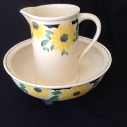 sunflower bowl and pitcher set /antique